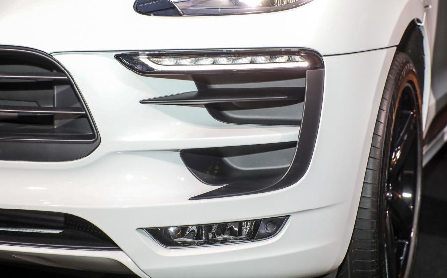 Детали экстерьера Porsche Macan SportDesign Package (95B) 2016 года  (MY) (фото 19 из 40)